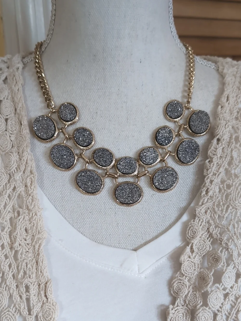 Apt. 9 Goldtone Sparkly Glittery Silver Statement Necklace NWT